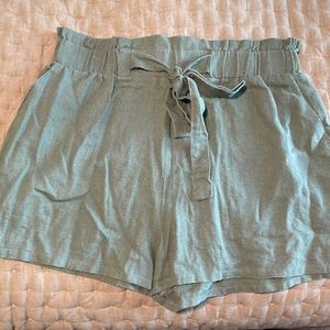 Green Shorts S